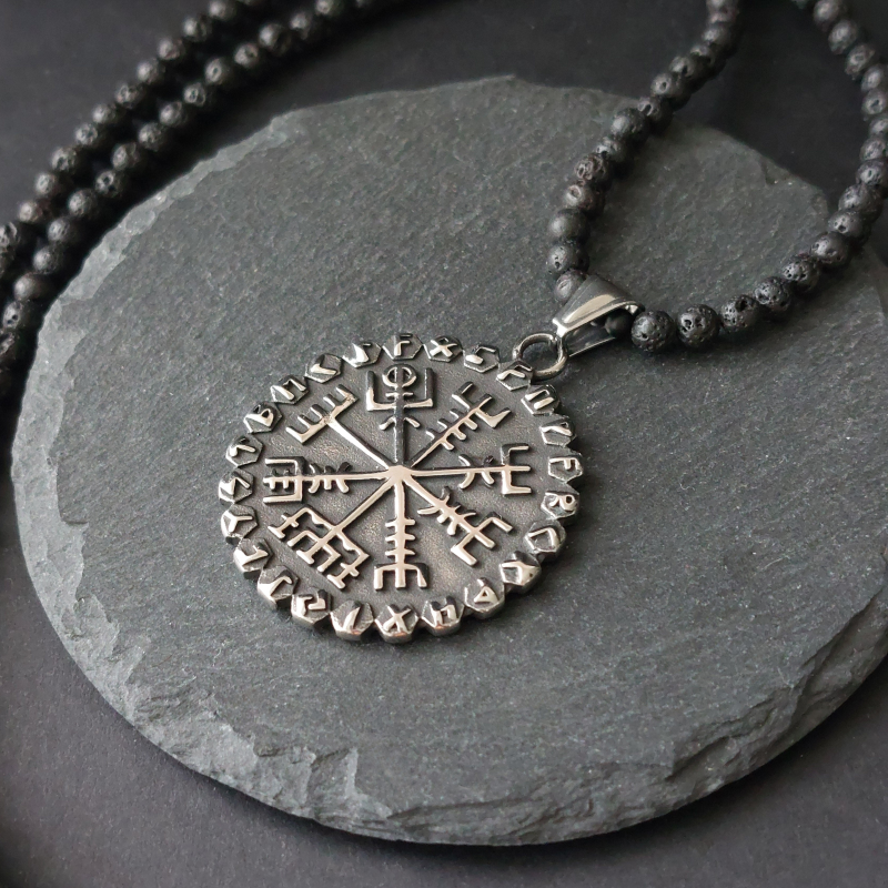 Meeste kaelakee vegvisir kompass